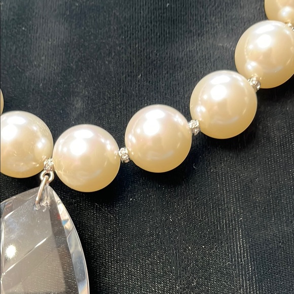 Valeska Silver Accent Beaded Elegant Pearl Necklace with Crystal Pendant - Picture 5 of 5